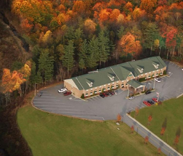 Mountain Inn & Suites Flat Rock Extérieur photo