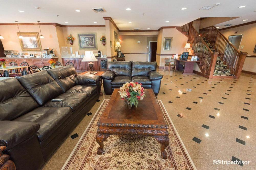 Mountain Inn & Suites Flat Rock Extérieur photo