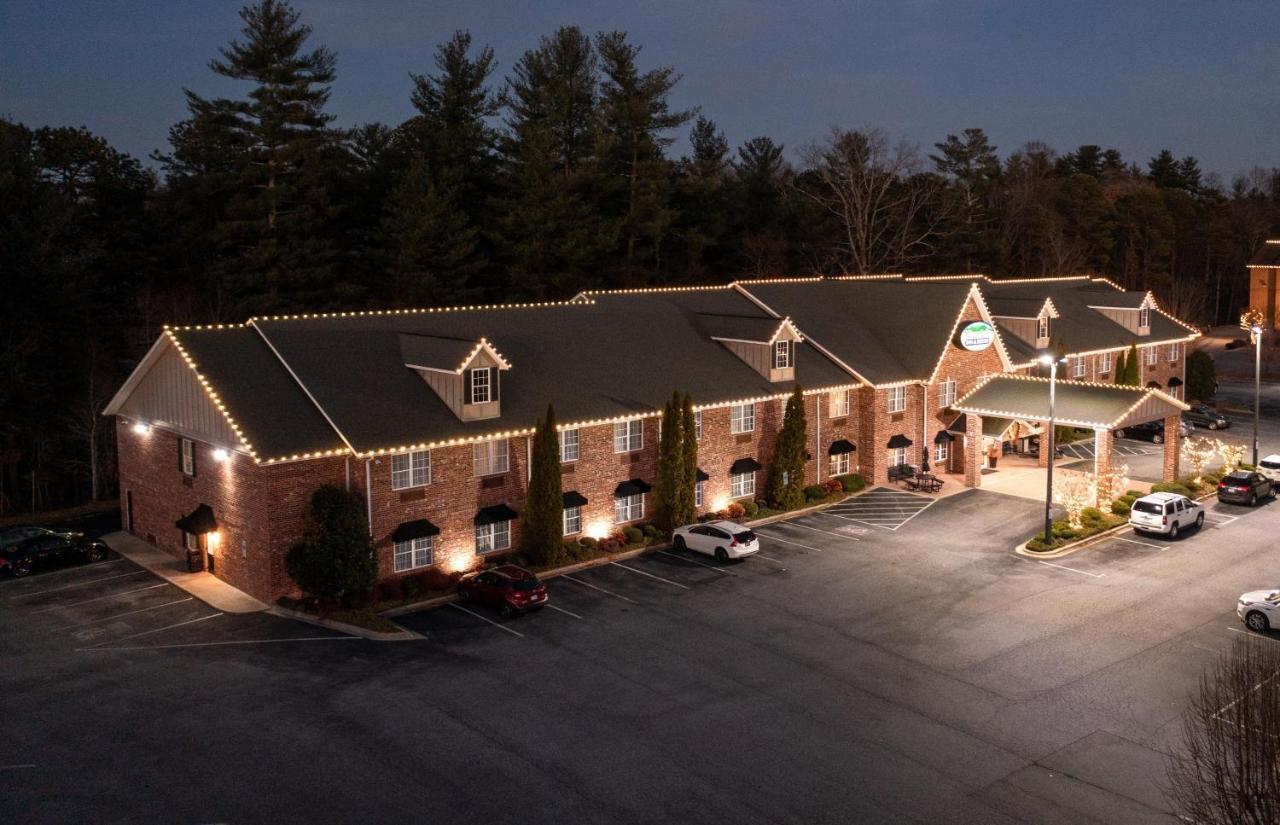 Mountain Inn & Suites Flat Rock Extérieur photo
