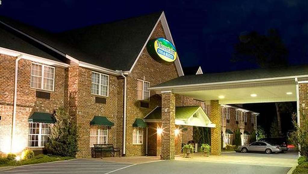 Mountain Inn & Suites Flat Rock Extérieur photo